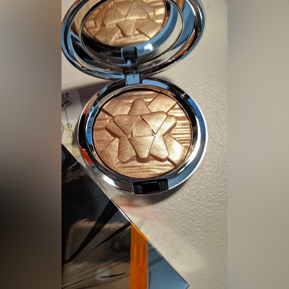 MAC Oh, Darling! Highlighter NIB